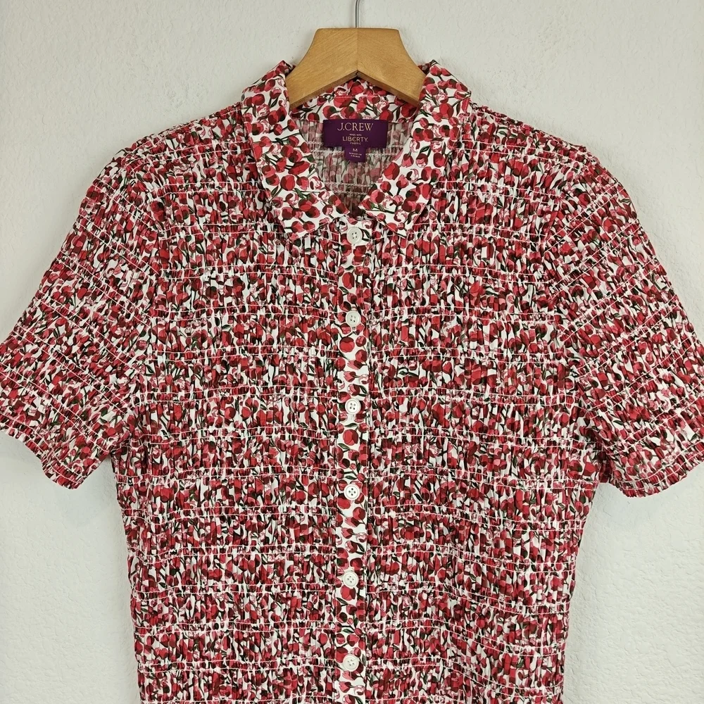 J. Crew Nwot Smocked button-up shirt in Liberty® Eliza's Red fabric Sz M